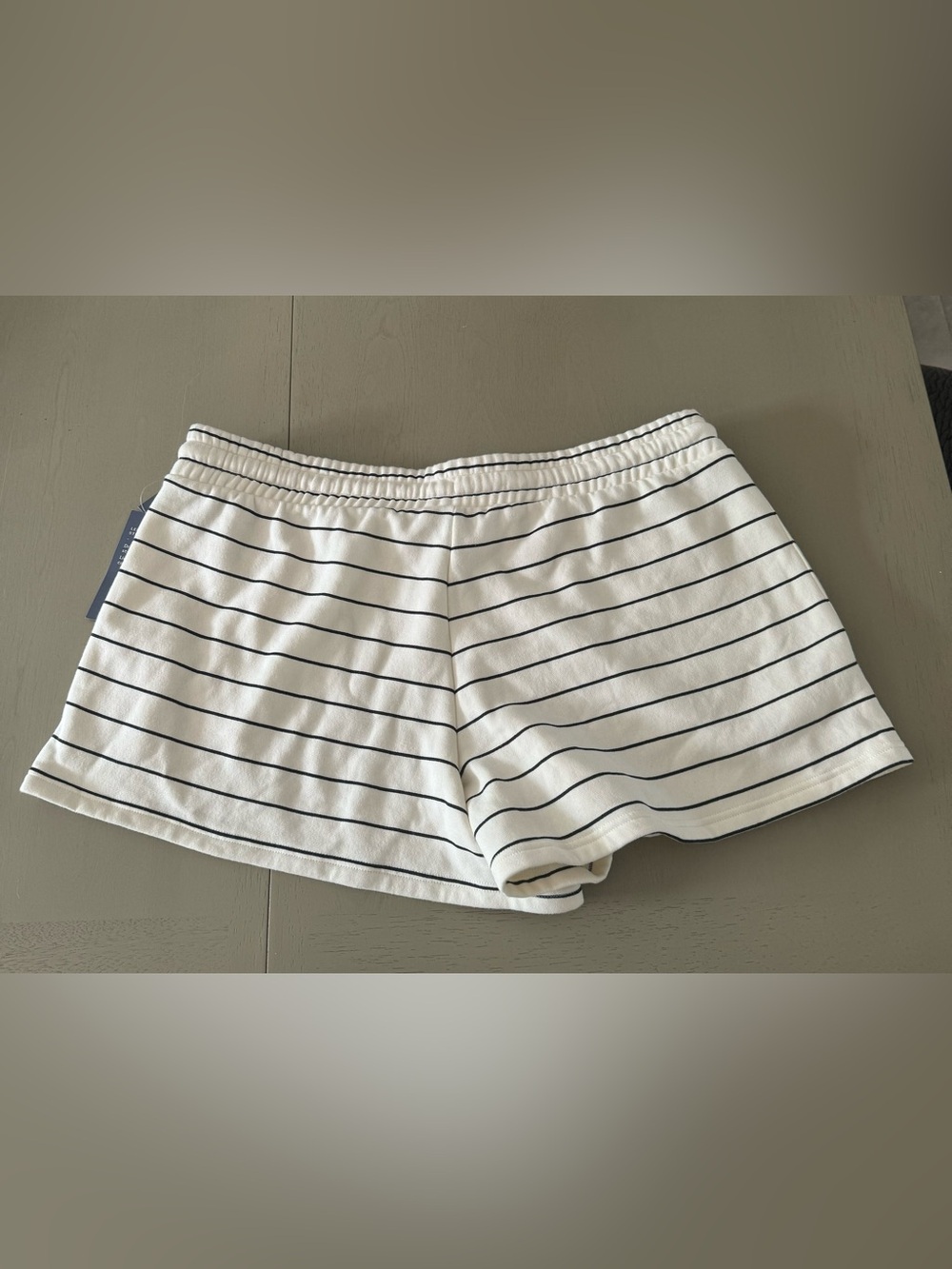 Universal Thread White Striped Mid Rise Fleece Drawstring Shorts - Picture 5 of 7